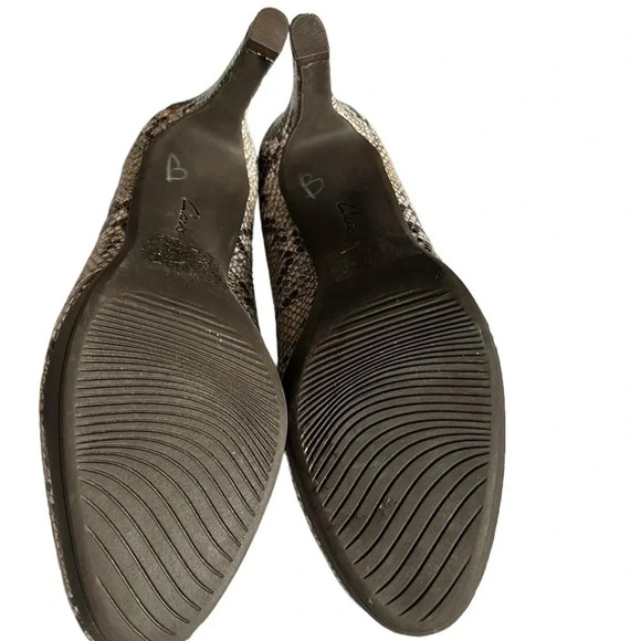 Clarks AMBYR JOY PUMP size 7 . Super comfortable 3” pump heels with animal print - Picture 8 of 12